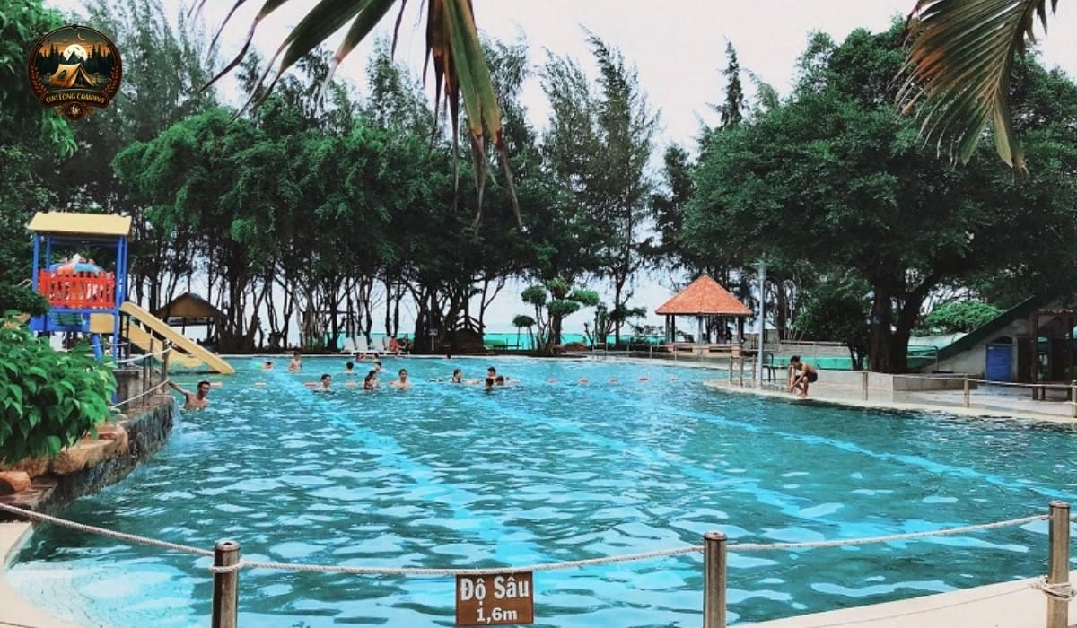 Zenna pool camping